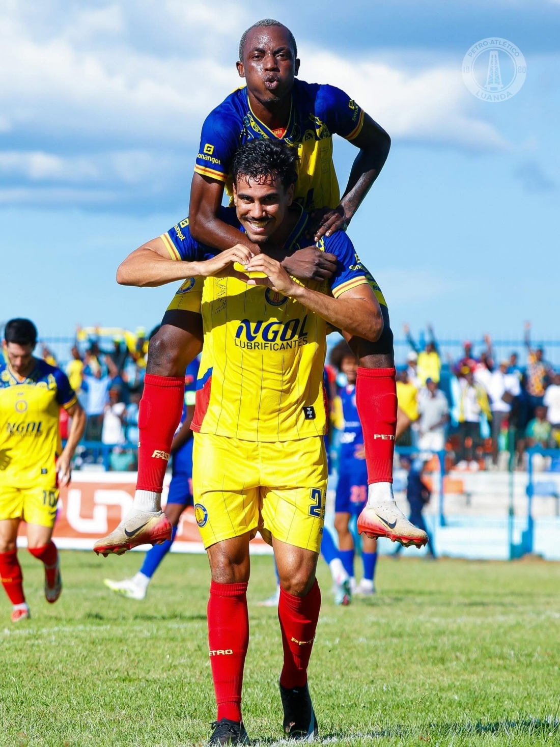 Two more goals from Tiago Reis