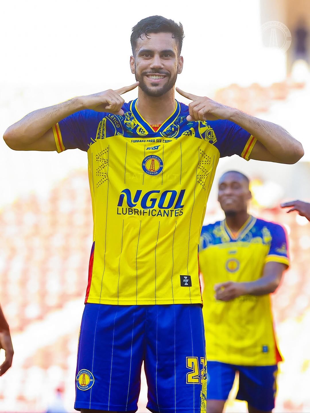 Tiago Reis bisa no derbi de Luanda 