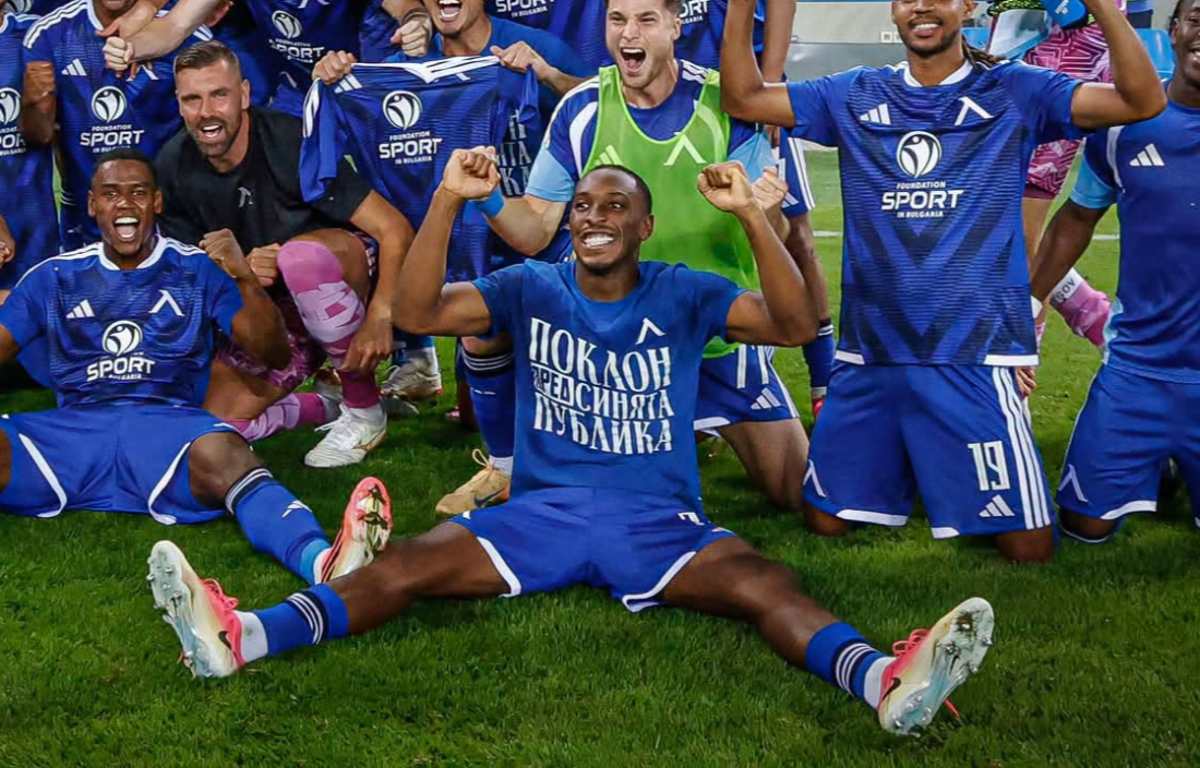 Aldair marca e apura Levski Sofia na Champions