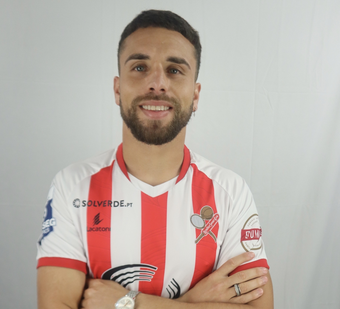 Paulinho assina pelo Leixes 