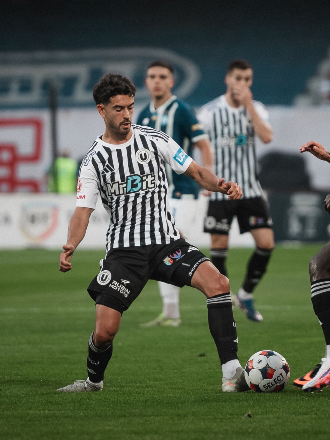 Pedro Pinho d� empate ao Universatea Cluj 