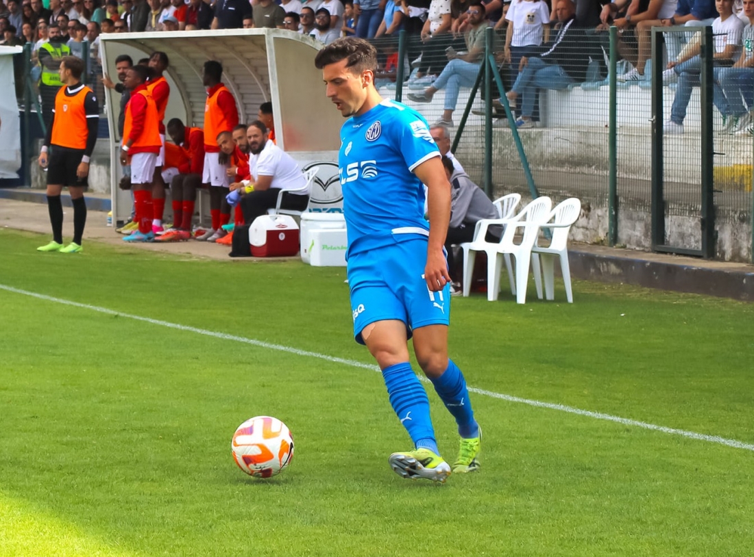 Pedro Prazeres celebrates promotion to Liga 3
