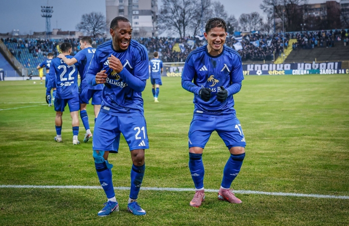 Aldair assiste na vit�ria do Levski